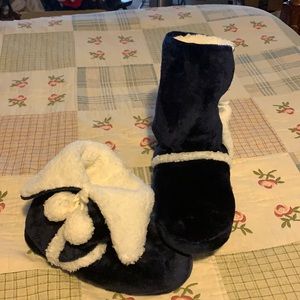 Slippers. Navy blue and White Size 10